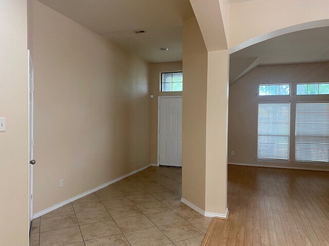 Building Photo - 20218 Benton Springs Ln