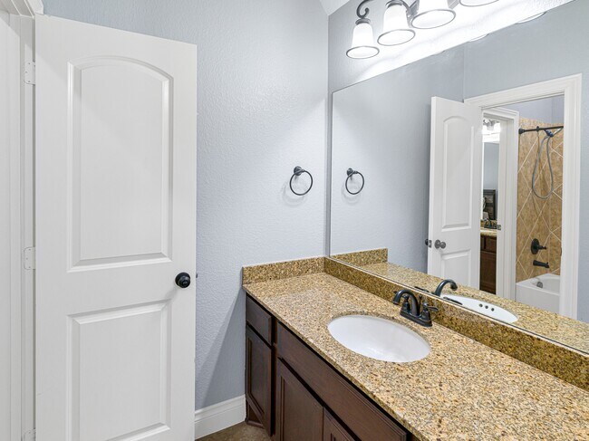 Building Photo - 27703 Lodgemist Ct