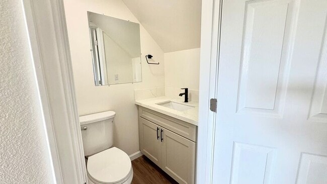 Building Photo - 1413 Ala Iolani St