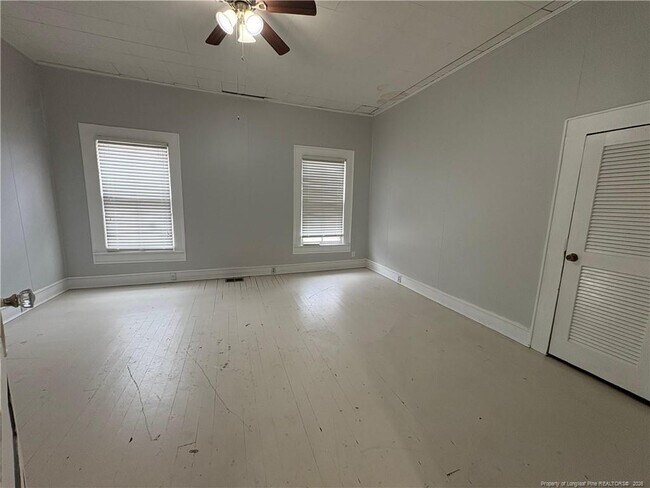 Building Photo - 3174 Lindsay Rd