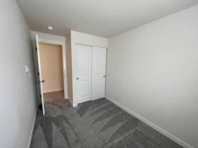 Building Photo - Updated 3-Bedroom Home in Bluegrass Commun...