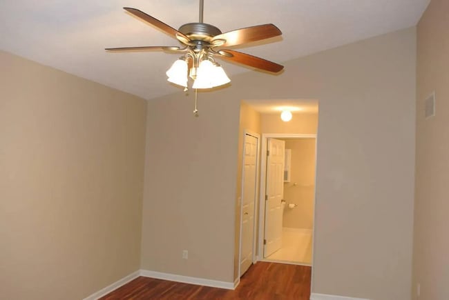 Building Photo - 301 Daniel Ave