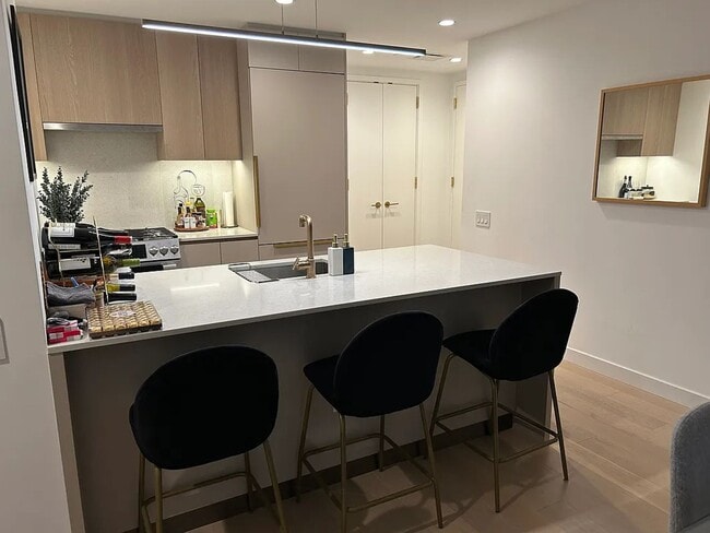 Building Photo - Skyline Tower - 2707