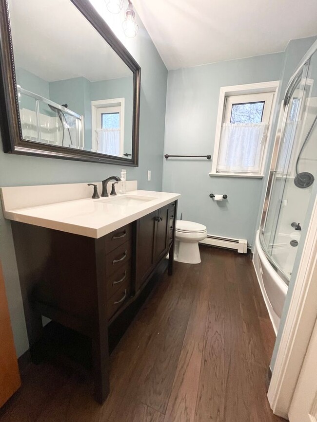 Building Photo - Large 4 Bd, 3 Bath House for Rent in North Pole!