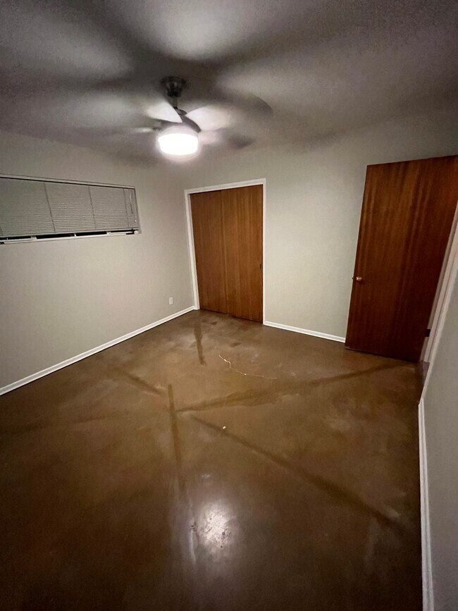 Bedroom 2 - 2216 W Mulberry Dr