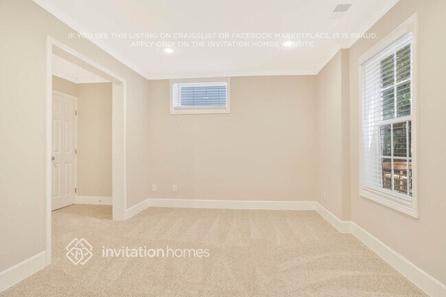 Building Photo - 2978 Bancroft Glen