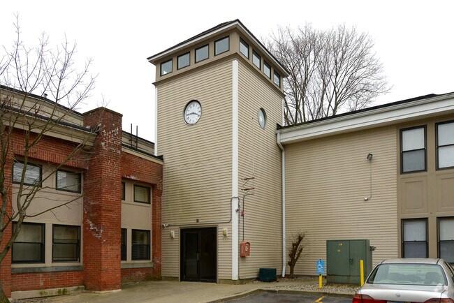 Building Photo - ReNew Taunton on Chandler