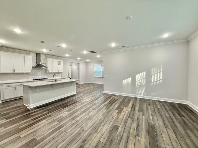 Building Photo - Incredible 4BD, 3BA Raleigh Home in the Desirable 5401 North Community with Premier HOA Amenities