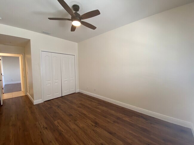 Building Photo - 12101 Santaluz Dr