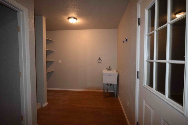 Building Photo - 3 bedroom, 2 bathroom home situated on a full acre in Gatesville with additional storage!