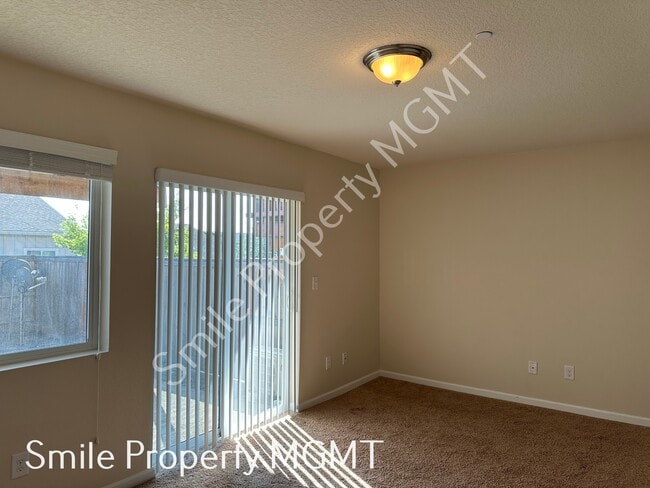 Building Photo - 12980 SE 155th Ave