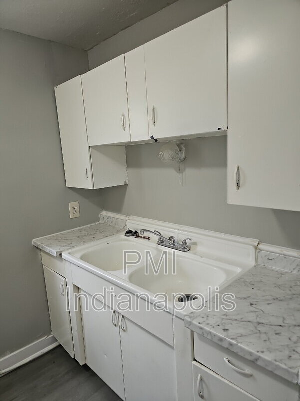 Building Photo - 8 N Butler Ave