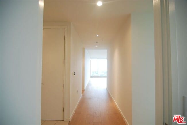Building Photo - 889 Francisco St