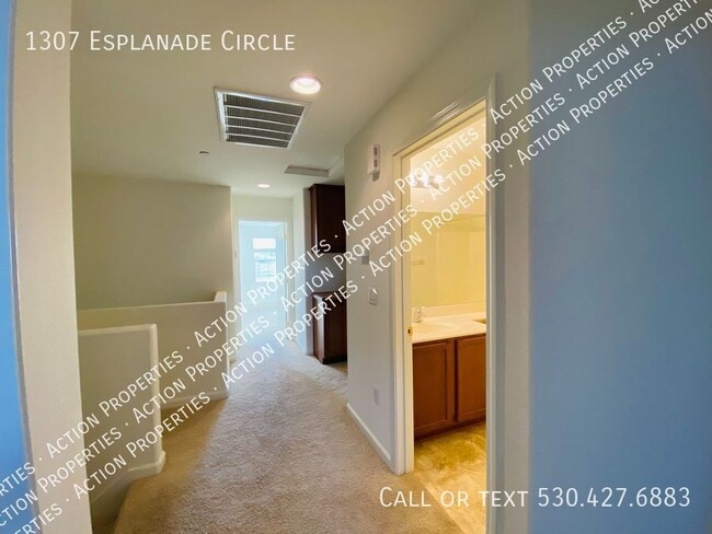 Building Photo - 1307 Esplanade Cir