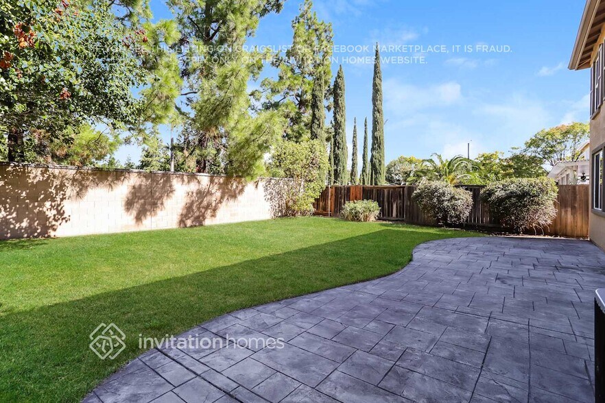 Building Photo - 1492 Drummond Ln