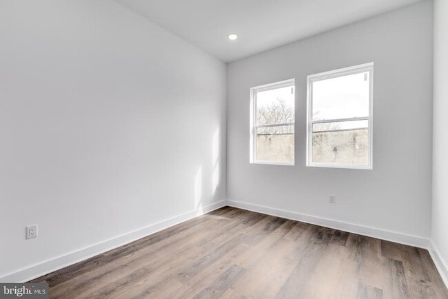 Building Photo - 927 N 42nd St