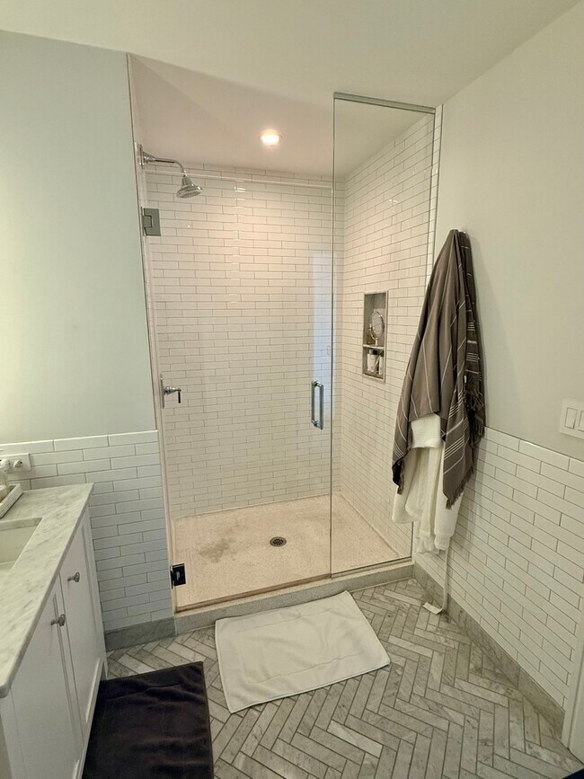 Building Photo - 514 N Peshtigo Ct