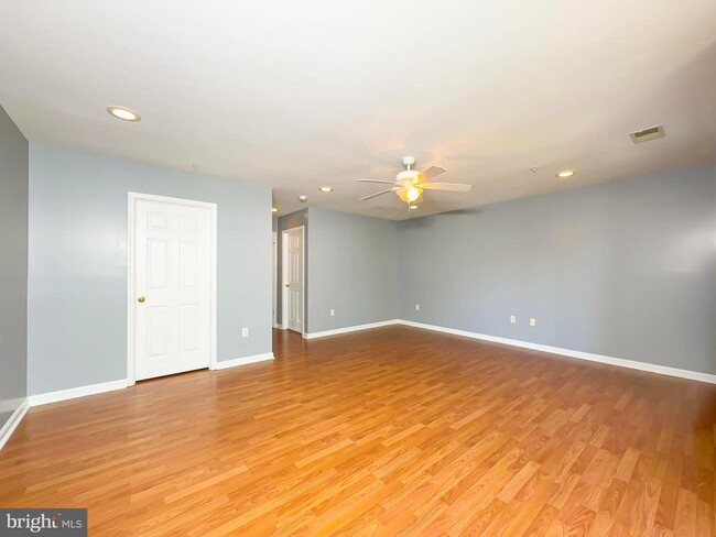 Building Photo - 1632 Briarview Ct