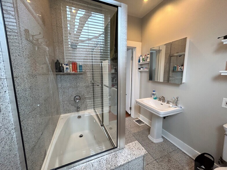 Bathroom - 5975 Alder St
