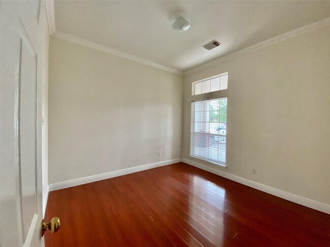 Building Photo - 10323 Stanbrook Dr