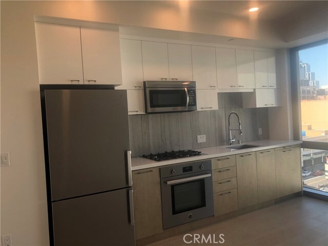 Building Photo - 400 S Broadway