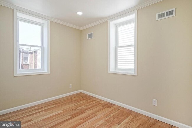 Building Photo - 3260 Cedar St