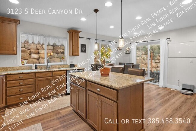Building Photo - 3123 W Deer Canyon Dr