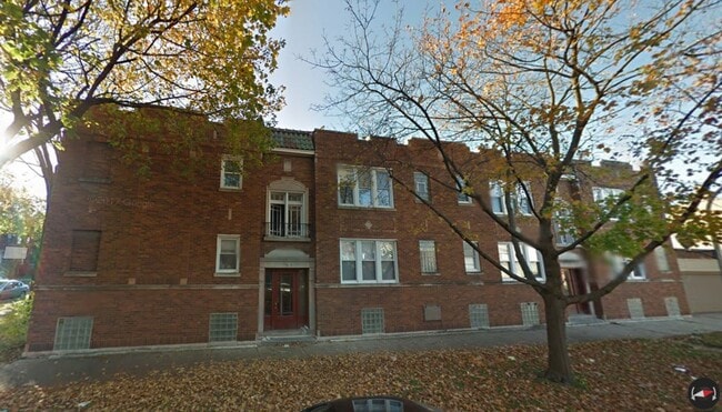 Building Photo - 2542 N Kilbourn Ave