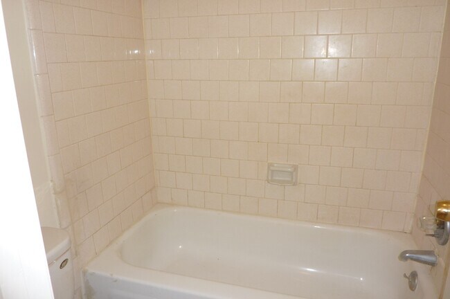 Building Photo - 8916 Carousel Ln