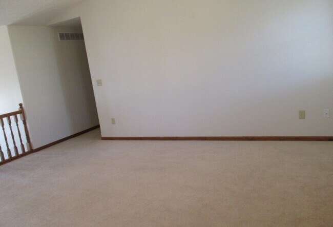 Building Photo - Great Corner Lot