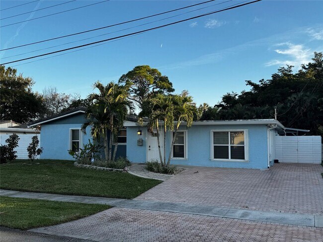 Building Photo - 4250 NW 9th Ct