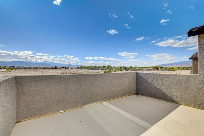 Building Photo - Modern Comfort Meets Stunning Mountain Views