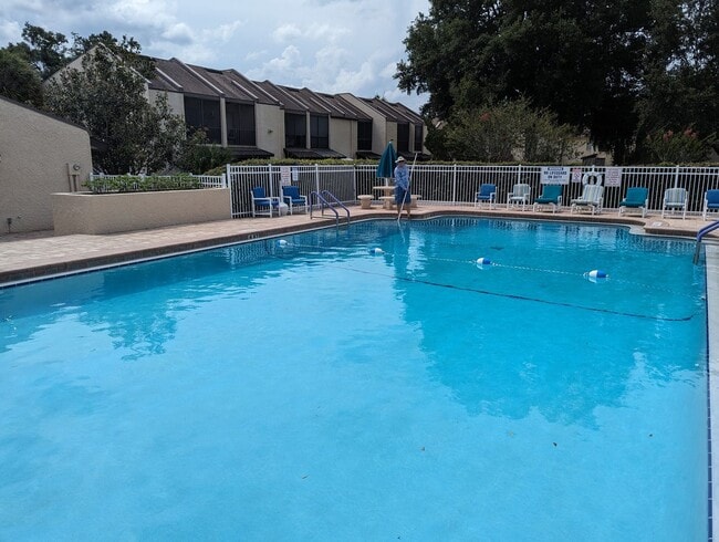 Building Photo - Great 2 bedroom 2 bathroom condo in DeLand...