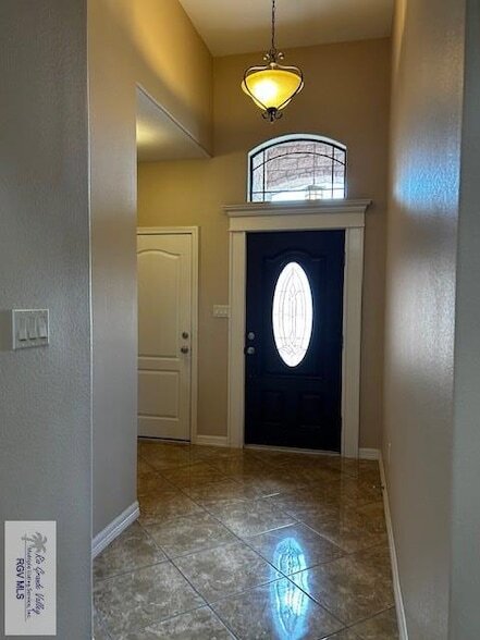 Building Photo - 6654 Pino Azul Dr