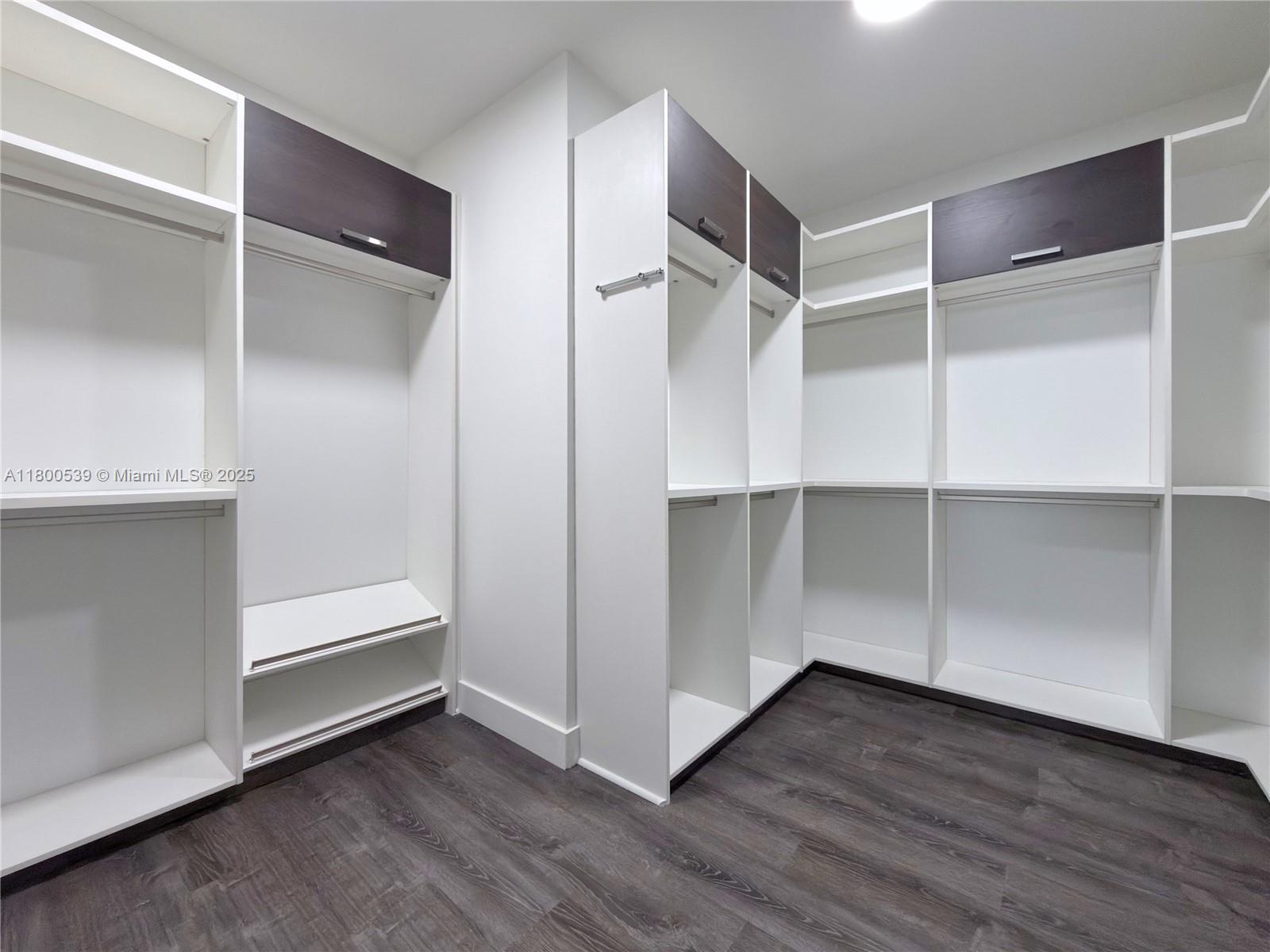 Building Photo - 10423 NW 70th Ln