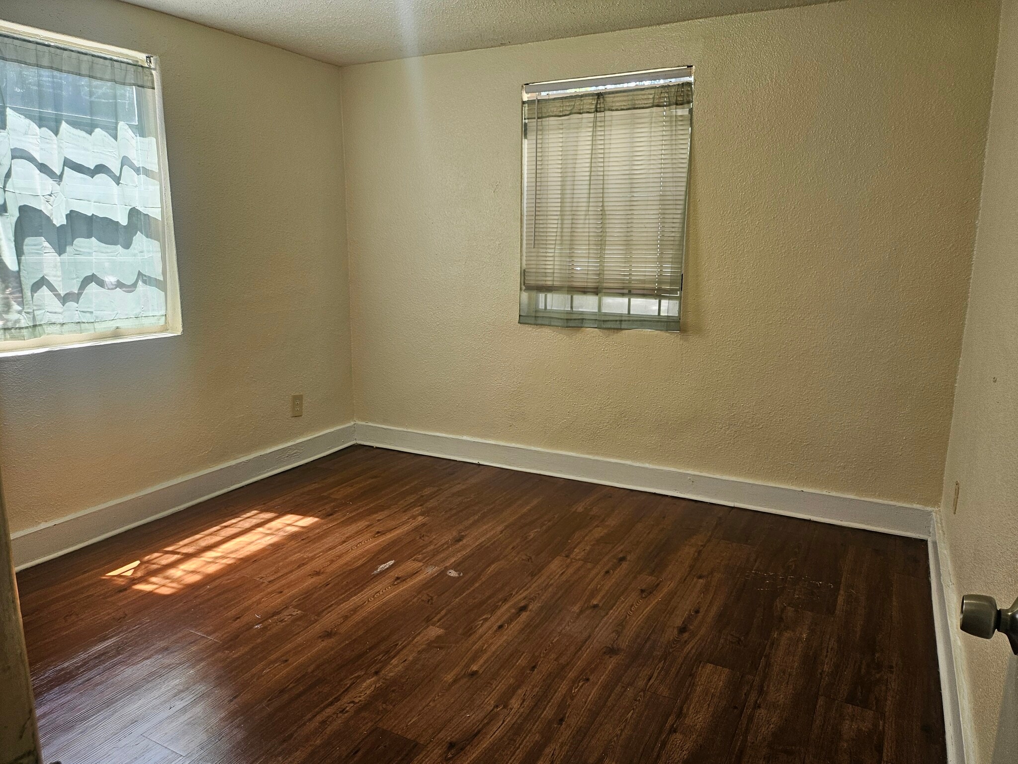 Building Photo - 2113 Mount Herman St