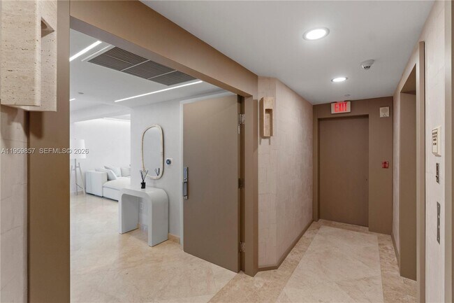 Building Photo - 18911 Collins Ave