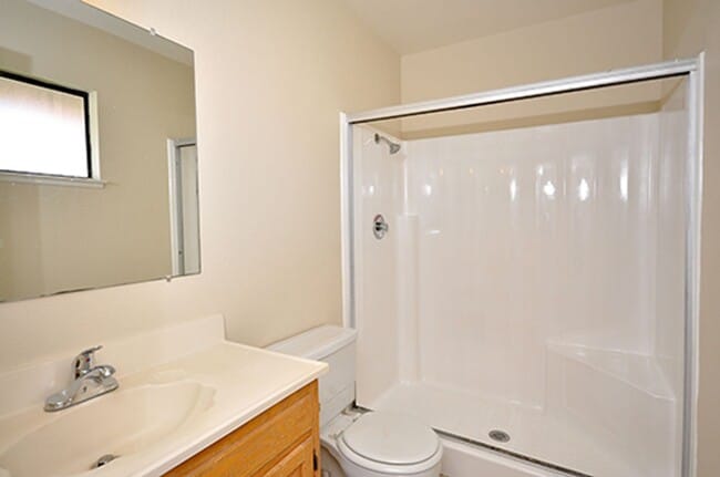 Building Photo - Bright Two-Story 3BR Condo with Spacious F...