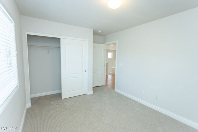 Building Photo - 313 Gemstone Hill Ave