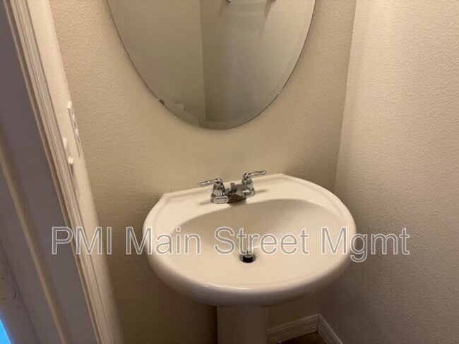 Building Photo - 8130 Red Stopper Ln