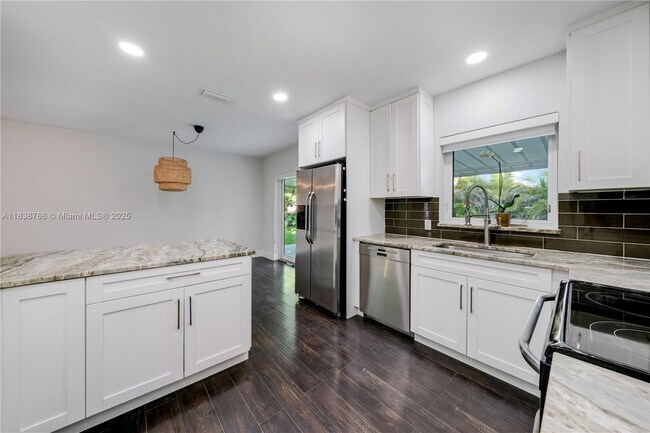 Building Photo - 6700 SW 49th Terrace