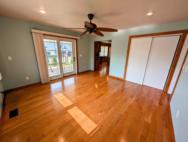 Building Photo - 309 Perry St
