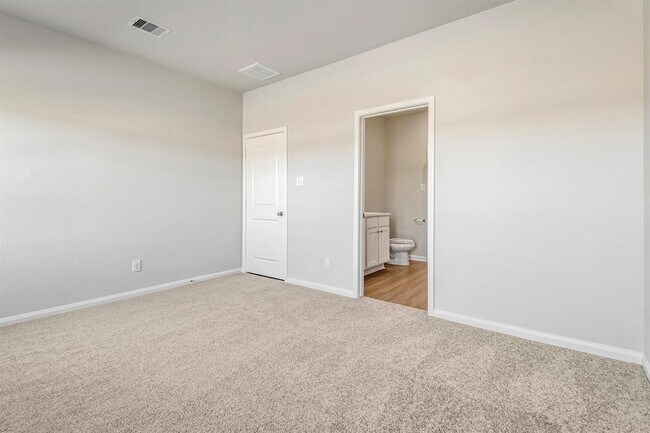 Building Photo - 8213 Burnt Orchid Dr