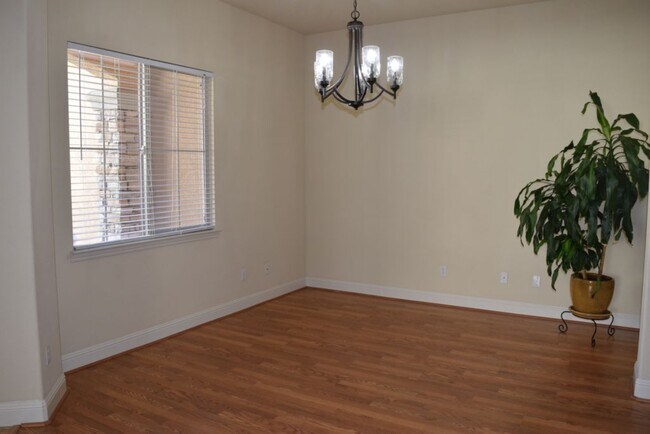 Building Photo - 2768 Westview Dr