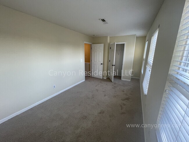 Building Photo - 500 Rockbridge Dr