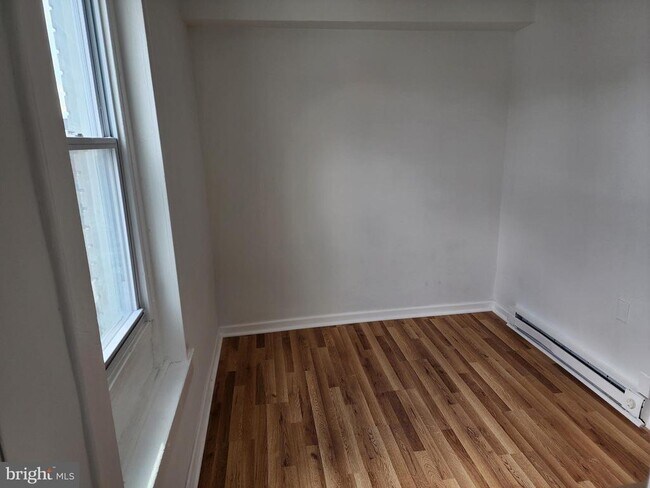 Building Photo - 517 N Elliger St