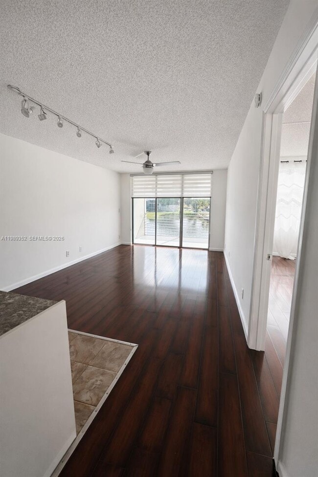 Building Photo - 9330 Lagoon Pl