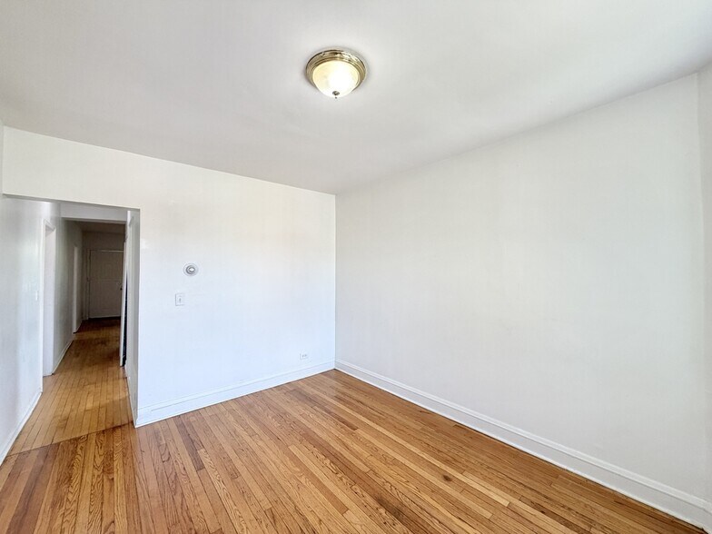 Building Photo - 4242 W Haddon Ave