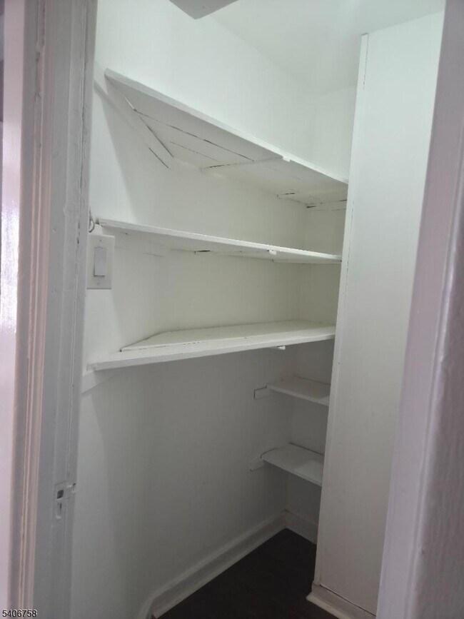 Building Photo - 54 Arsdale Terrace