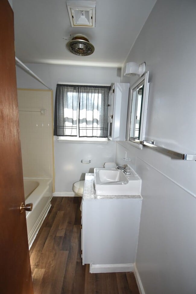 Building Photo - 3 Bedroom Pet Friendly Home For Rent Near ...